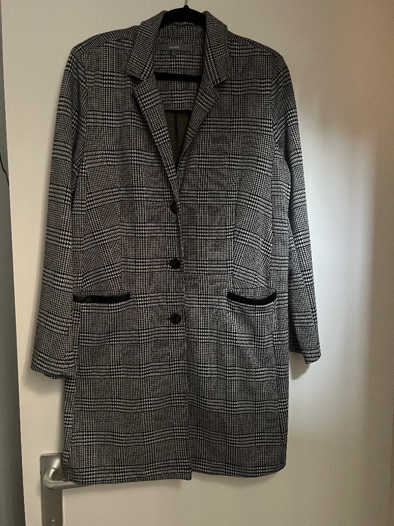Nieuwe ongedragen mooie jas Sanne maat l, Kleding | Dames, Zwart, Maat 42/44 (L), Nieuw, Ophalen of Verzenden