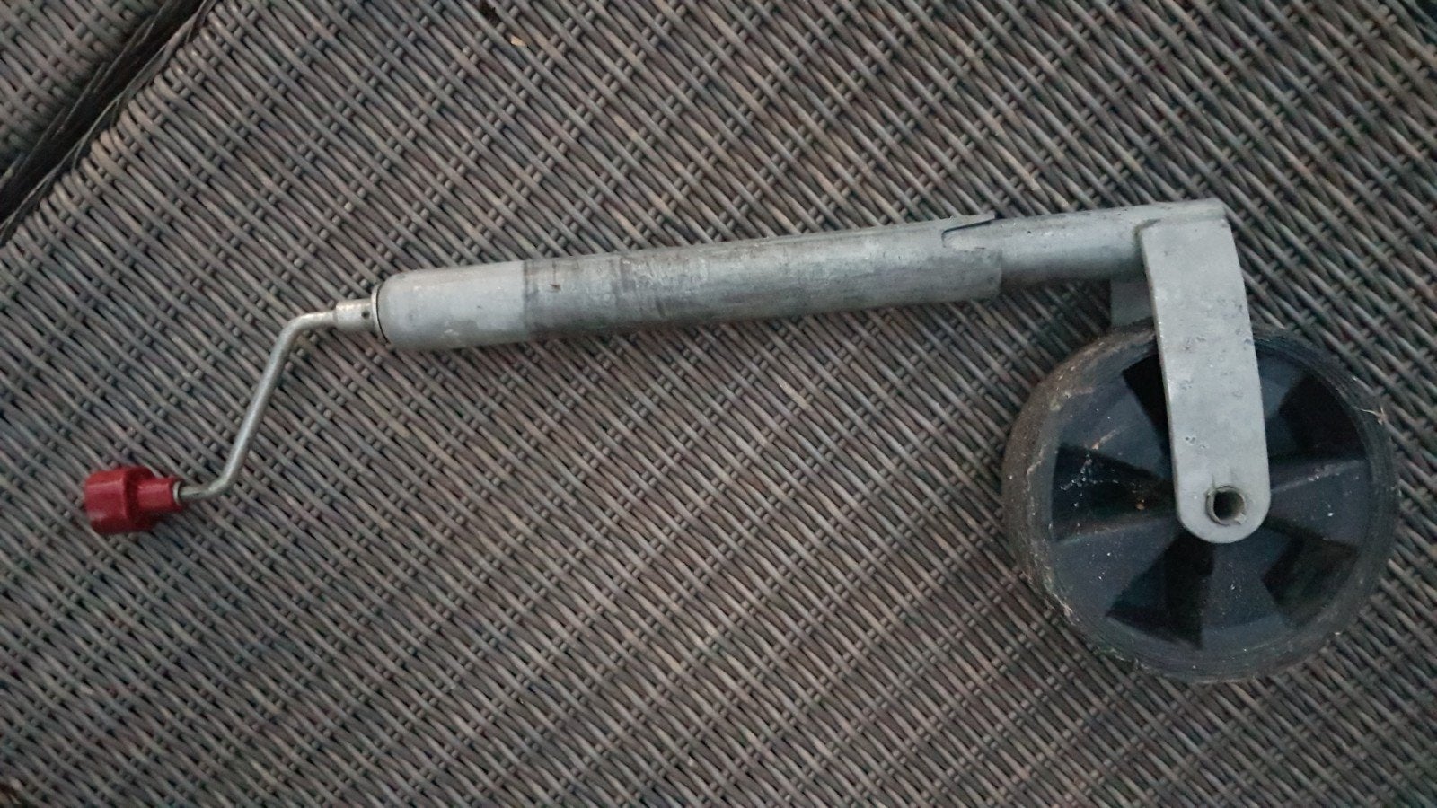 Neuswiel voor aanhanger of caravan, Ophalen, Gebruikt