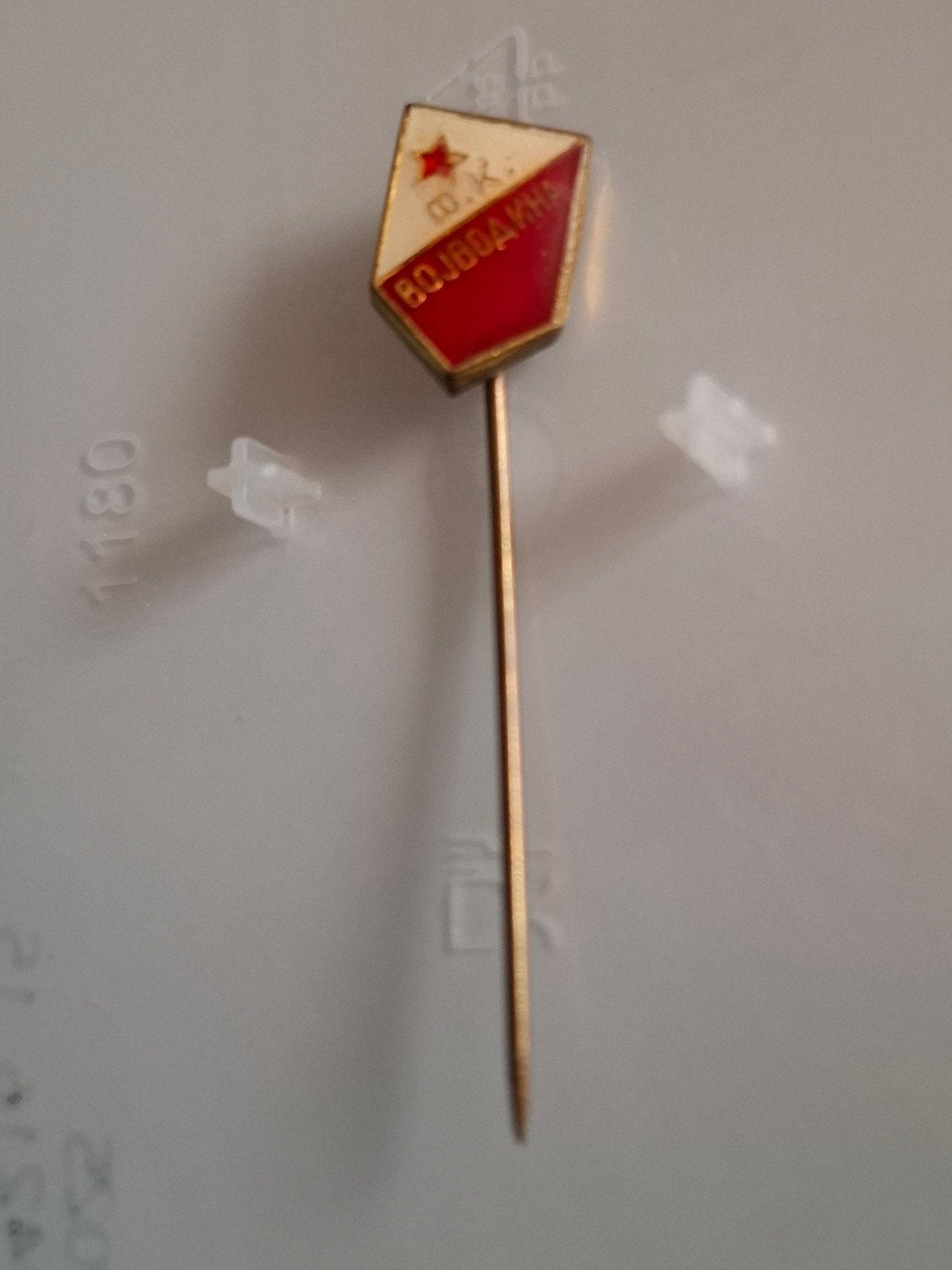 Speldje FK Vojvodina, Verzamelen, Speldjes, Pins en Buttons, Ophalen of Verzenden