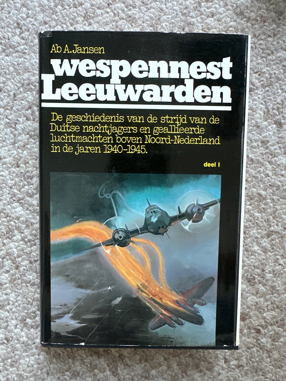 Wespenest Leeuwarden deel 1 - Ab A. Jansen, Boeken, Ophalen of Verzenden, Tweede Wereldoorlog, Gelezen, Luchtmacht