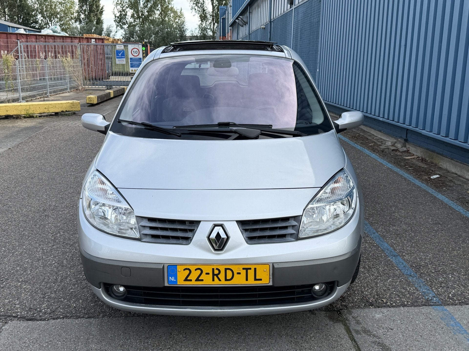 Renault Scénic 1.6-16V Privilège Luxe Inruilauto’s tegen, Auto's, 1345 kg, Stof, Gebruikt, 4 cilinders