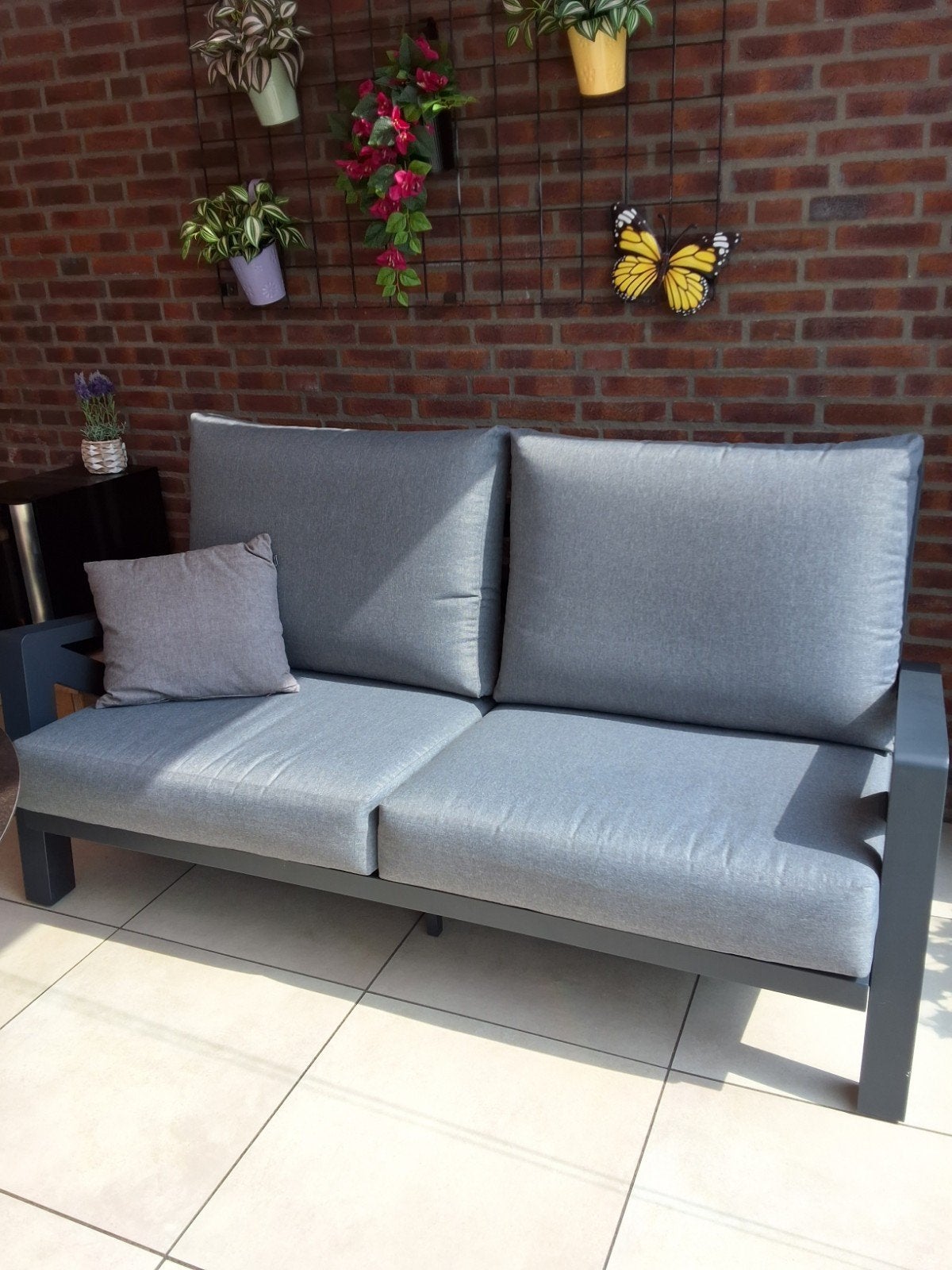 Lounge bank en tafel/voetenbank van aluminium merk Santika, Ophalen, 3 zitplaatsen, Aluminium, Zo goed als nieuw