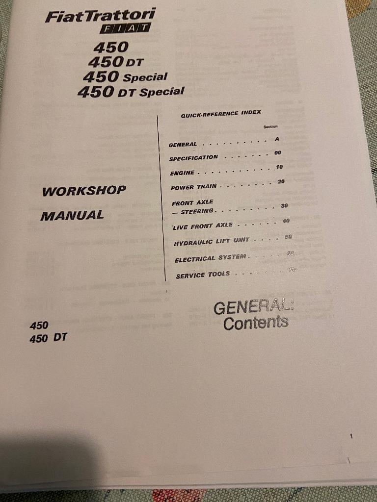Tractorfolders, Ophalen of Verzenden, Gelezen, Catalogus