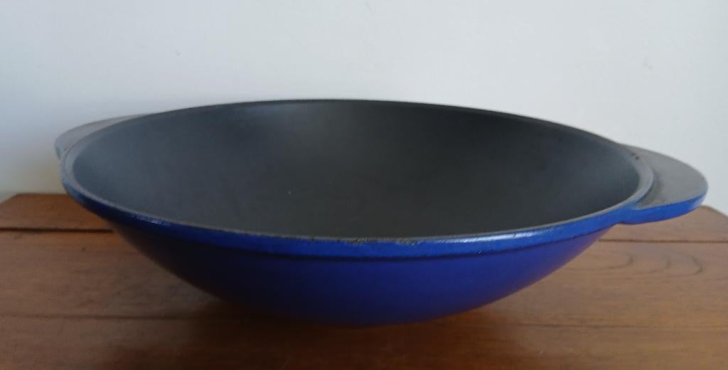 Grote gietijzeren wok/wadjang, blauw geëmailleerd, Huis en Inrichting, Ophalen of Verzenden, Zo goed als nieuw, Gietijzer, Wok