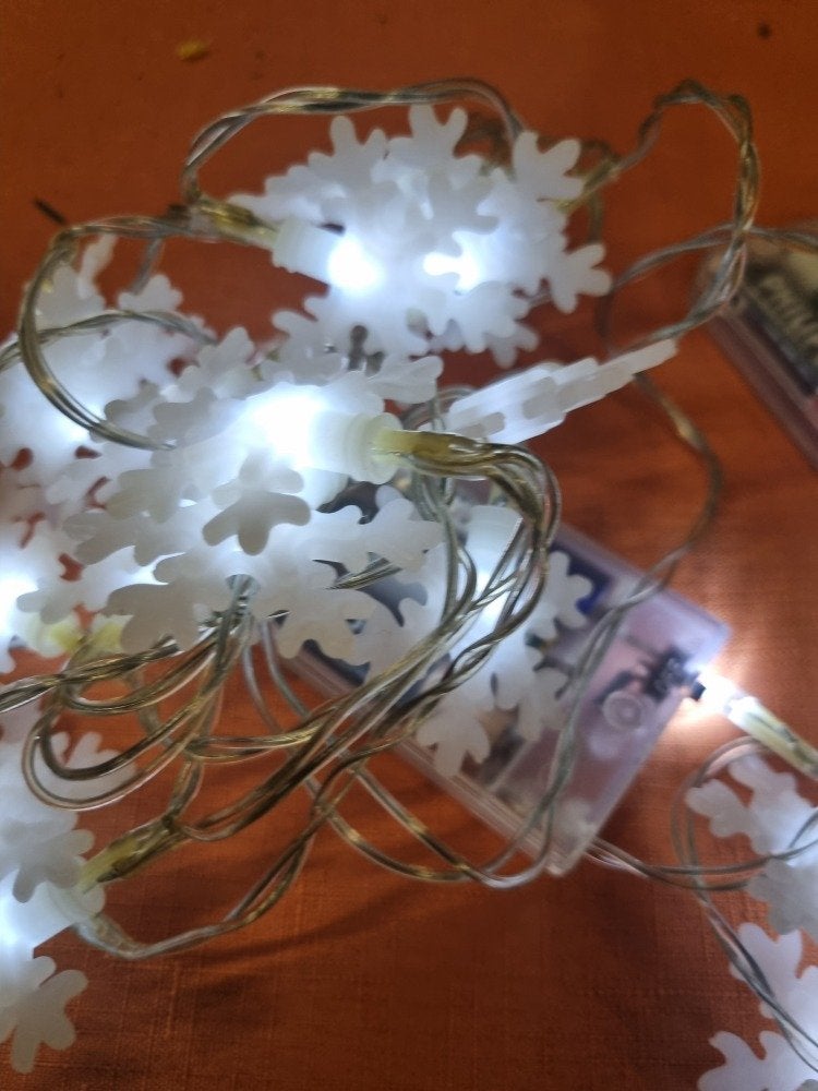 kerstverlichting sneeuwvlokken 2x 20 [b307], Diversen, Kerst, Ophalen of Verzenden, 'T Olde Gre-j, Info@toldegrej.nl, Endepoelstraat 20f Didam