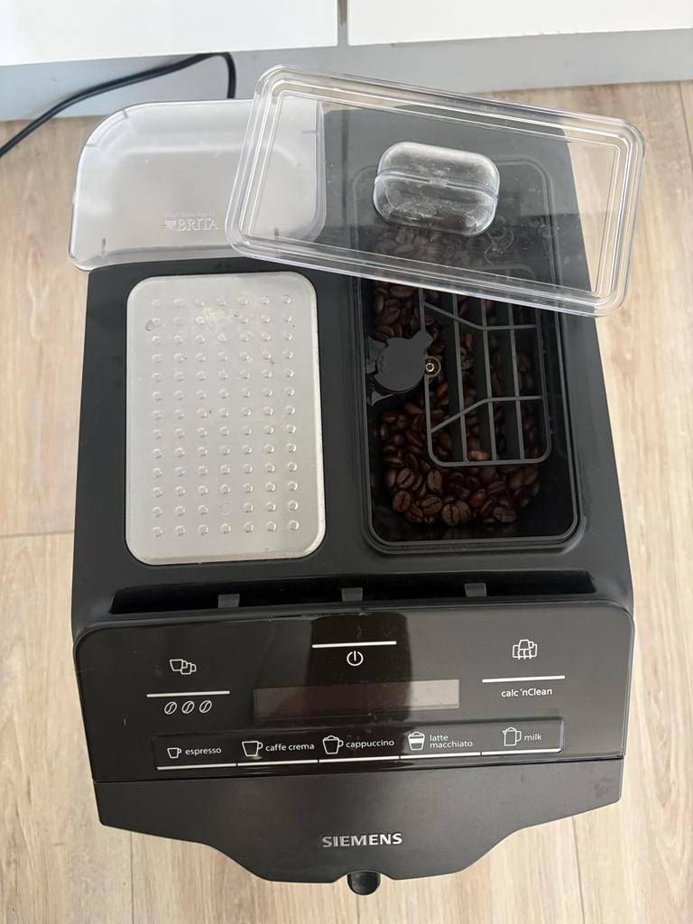 Siemens EQ.300 Volautomatische Koffiemachine, Koffiemachine, Koffiebonen, Zo goed als nieuw, 4 tot 10 kopjes
