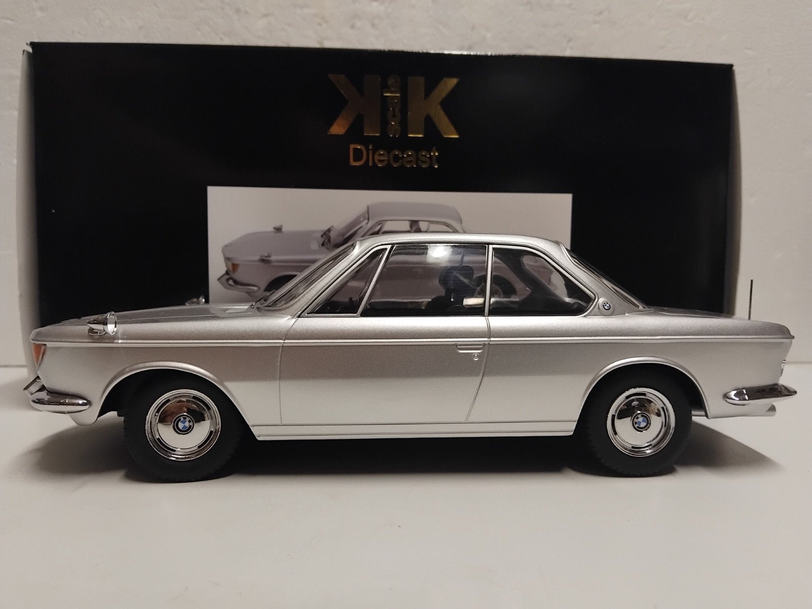 BMW 2000 CS coupe silver grey Limited KK metaal 1:18 KRD, Ophalen of Verzenden, Zo goed als nieuw, Auto, Overige merken