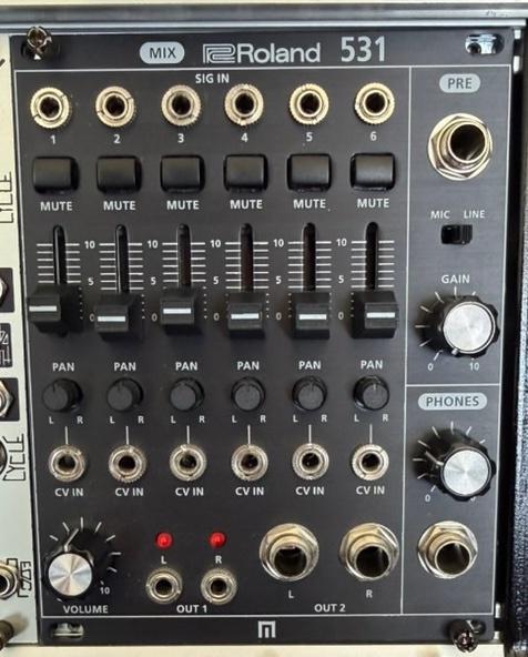 Roland SYSTEM-500 531 — 6-kanaals Mixer (Eurorack), Muziek en Instrumenten, Verzenden, Zo goed als nieuw, 5 tot 10 kanalen, Microfooningang