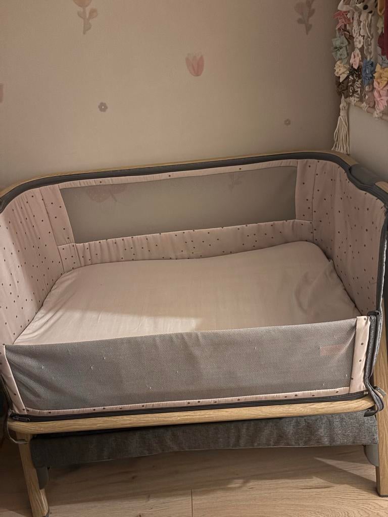 Tutti Bambini CoZee Bedside Co-Sleeper Wieg, Ophalen, Zo goed als nieuw, Wieg