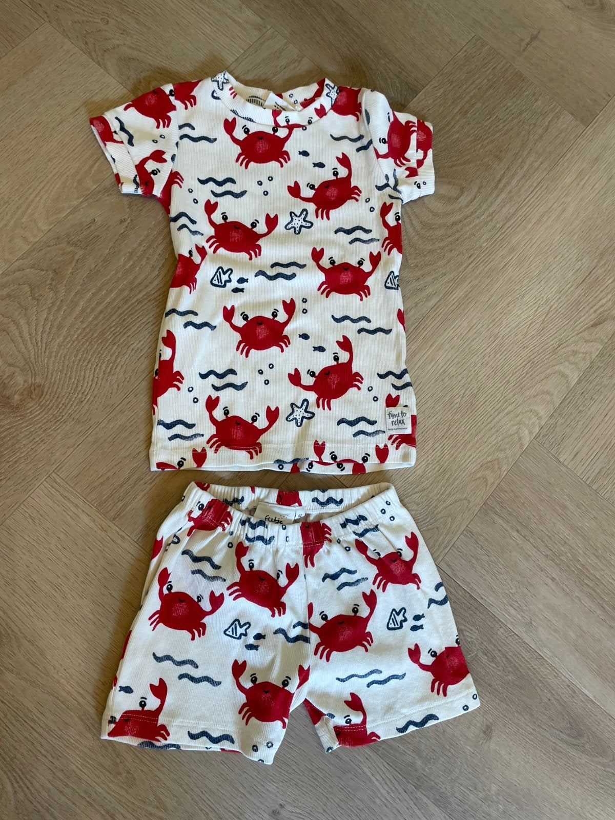 Feetje zomer pyjama maat 92 - Gloednieuw met krabbenprint, Kinderen en Baby's, Ophalen of Verzenden, Nieuw, Jongen of Meisje, Nacht- of Onderkleding