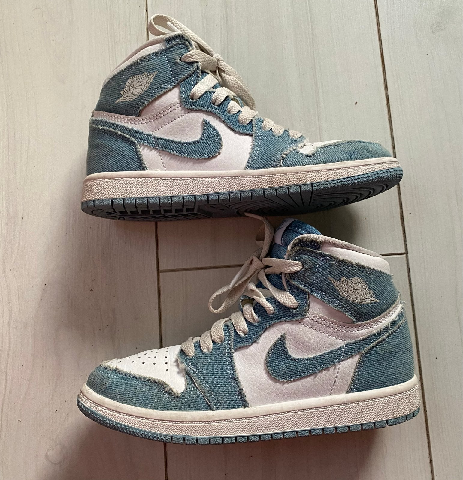 Nike Jordan 1 Mid 'Washed Denim' - Maat 32, Ophalen of Verzenden, Zo goed als nieuw, Jongen of Meisje