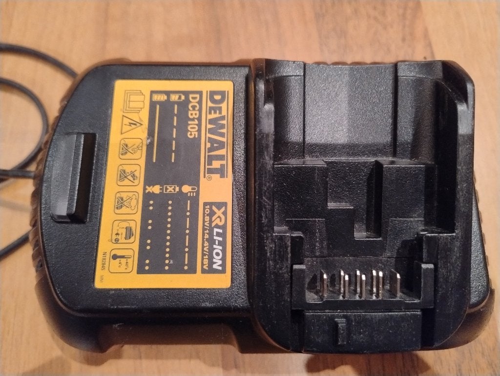DeWalt acculader DCB105