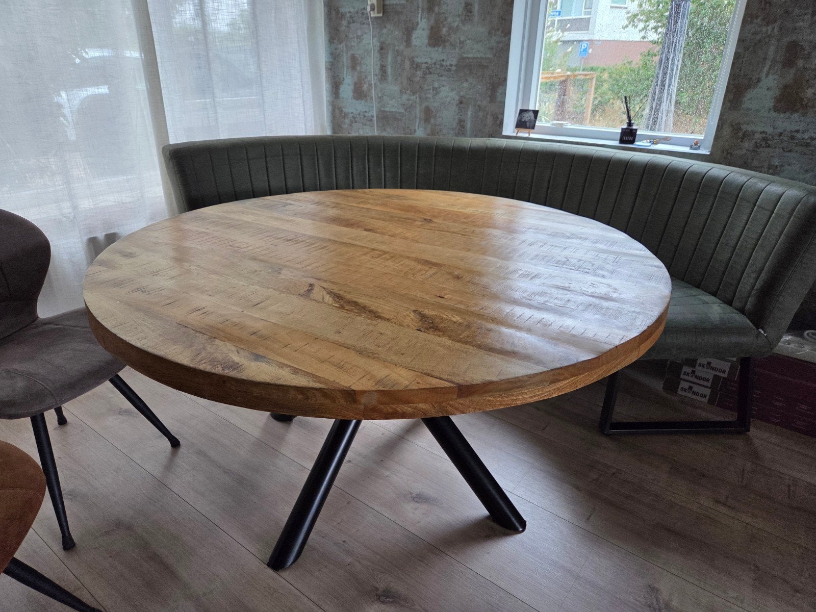 ronde eettafel met bank en 3 stoelen, Huis en Inrichting, Ophalen, Gebruikt, 150 tot 200 cm, 200 cm of meer