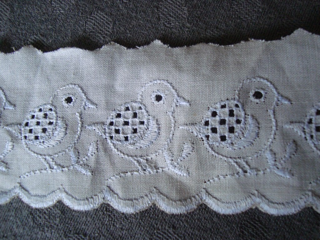 Band met eendjes 5 cm breed per meter te koop, Hobby en Vrije tijd, Naaien en Fournituren, Ophalen of Verzenden, Nieuw, Lint, Band of Elastiek