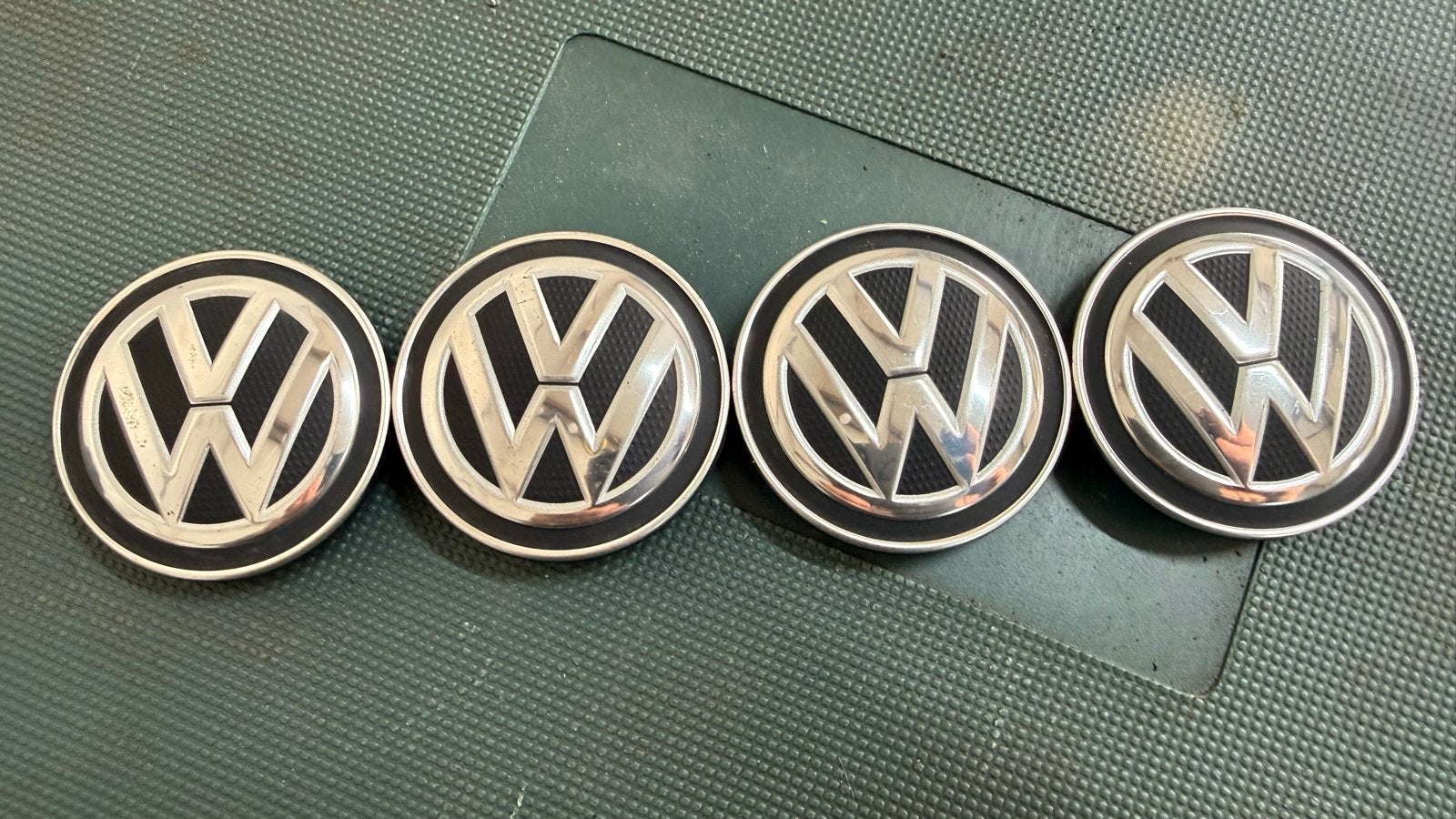 Set van 4 originele VW naafdoppen 6C0 601 171, Ophalen of Verzenden, Gebruikt