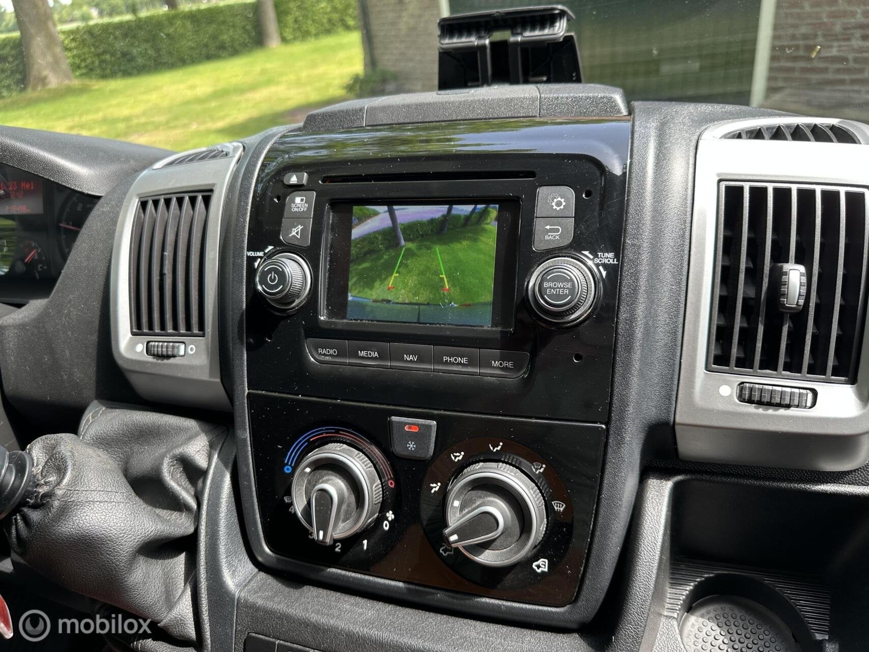 Fiat Ducato Maxi L2H2 35H 2.3 MultiJet - airco camera navi, Auto's, Bestelauto's, Voorwielaandrijving, Stof, Gebruikt, Zwart