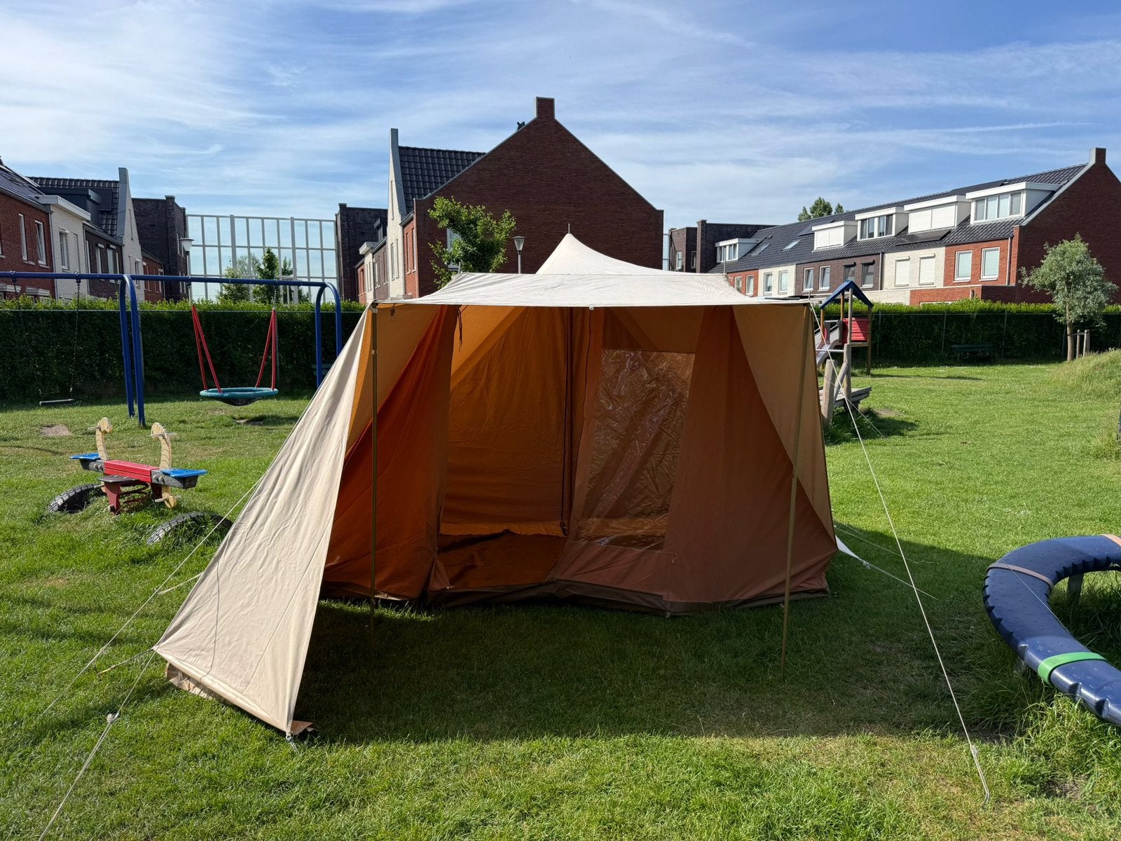 Piramide tent (4-persoons), Caravans en Kamperen, Tenten, Ophalen, Zo goed als nieuw