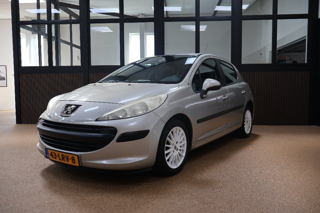 Peugeot 207 1.4 XR | 5-deurs | 120.818 KM | APK 11-2026, Voorwielaandrijving, 1360 cc, Zwart, 4 cilinders