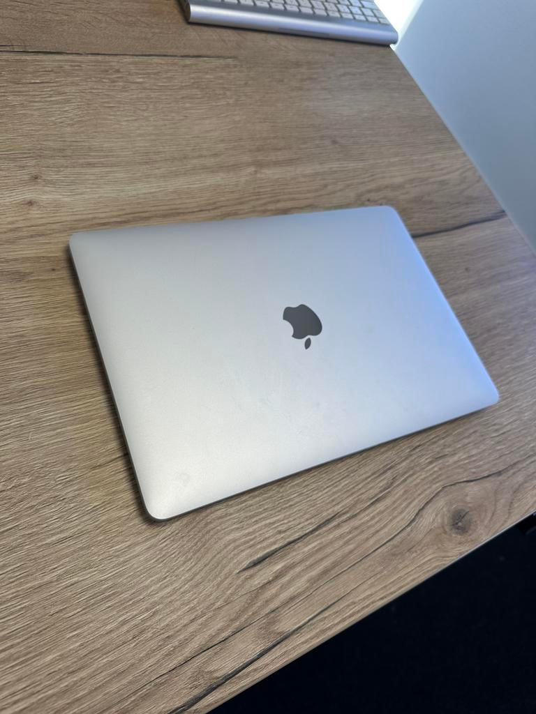 Apple MacBook Pro grijs/wit, Computers en Software, Apple Macbooks, Gebruikt, MacBook Pro, 13 inch, Onbekend, Ophalen