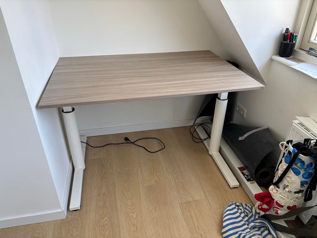 GRATIS Gispen bureau 120x80cm, in hoogte verstelbaar, Ophalen, Gebruikt, In hoogte verstelbaar, Gispen