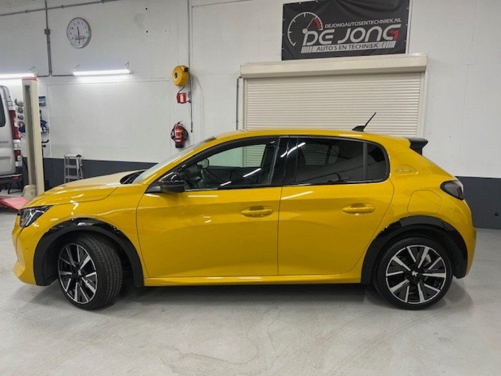 Peugeot 208 1.2 PURETECH GT-LINE, 360 camera, Automaat, Adap, Auto's, Gebruikt, Euro 6, 3 cilinders, 1065 kg