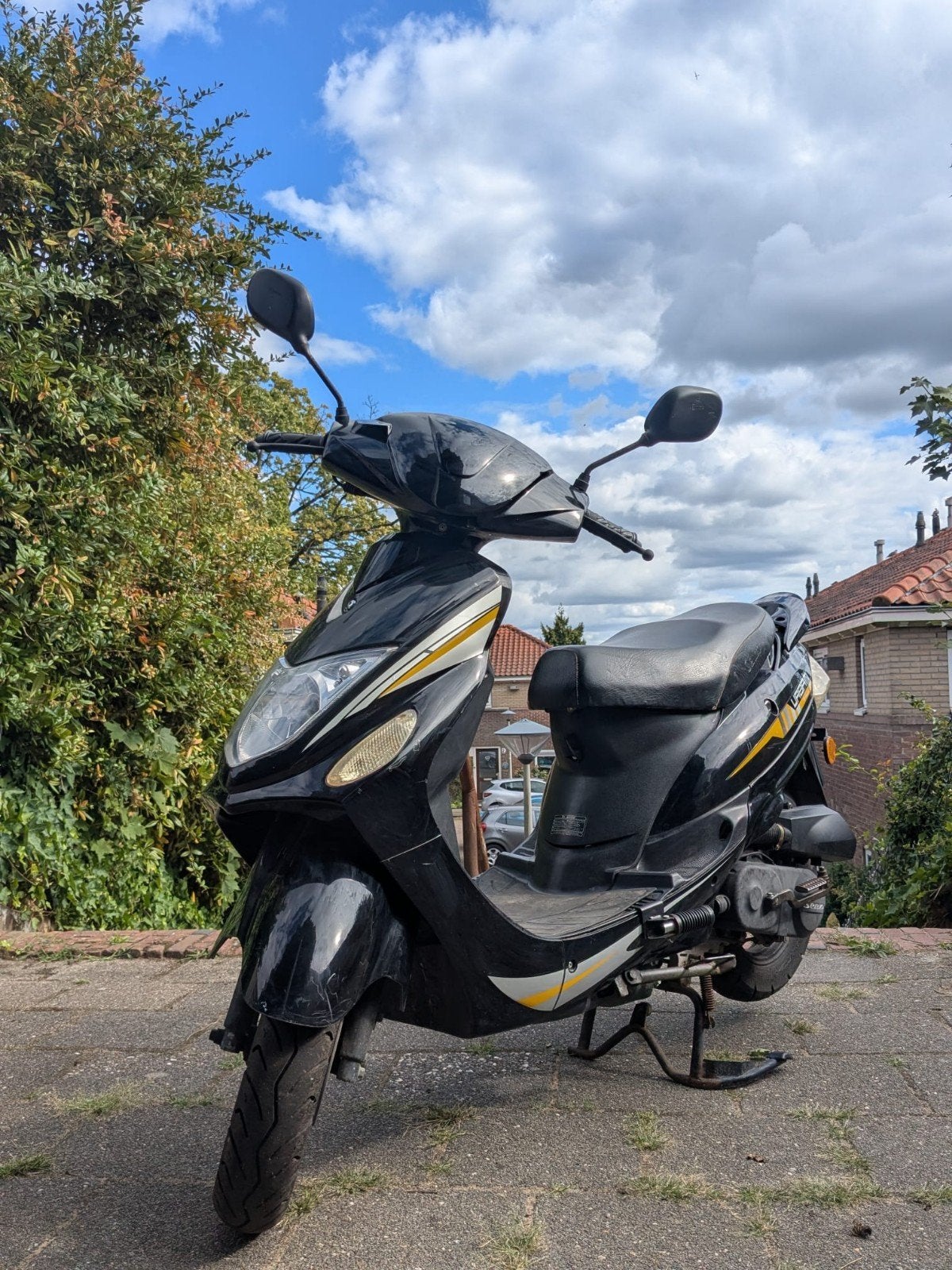 Senzo Urban scooter - gele plaat - opknapper, Gebruikt, Benzine, Ophalen, Overige merken