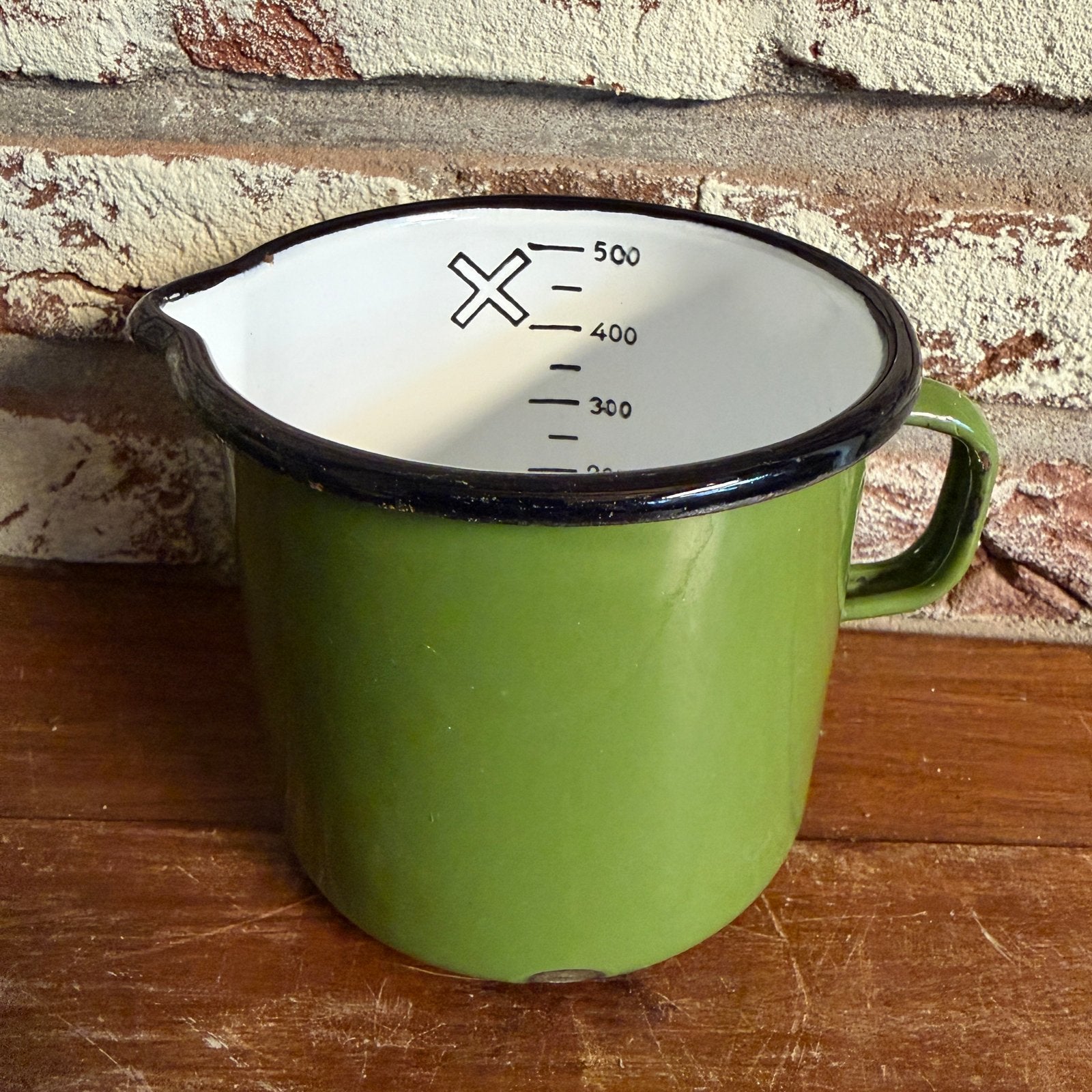 Oud Groen Emaille Melkkannetje / Maatkan / maatbeker 500 ml, Antiek en Kunst, Curiosa en Brocante, Ophalen of Verzenden