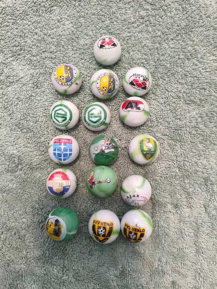 Plus Eredivisie club knallers knikkers ( 16 stuks ), Verzamelen, Supermarktacties, Plus, Ophalen of Verzenden