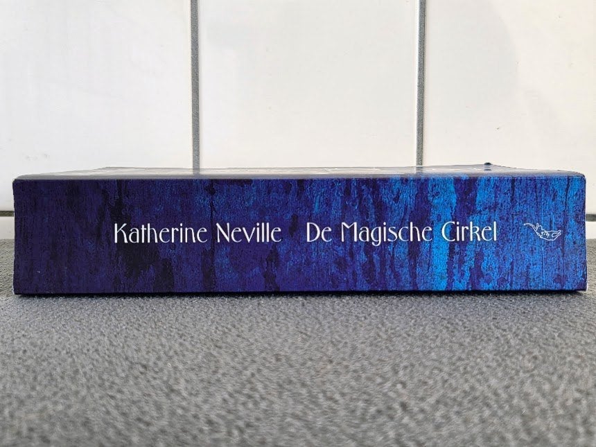 De magische cirkel - Katherine Neville, Boeken, Gelezen, Europa overig, Ophalen of Verzenden, Katherine Neville