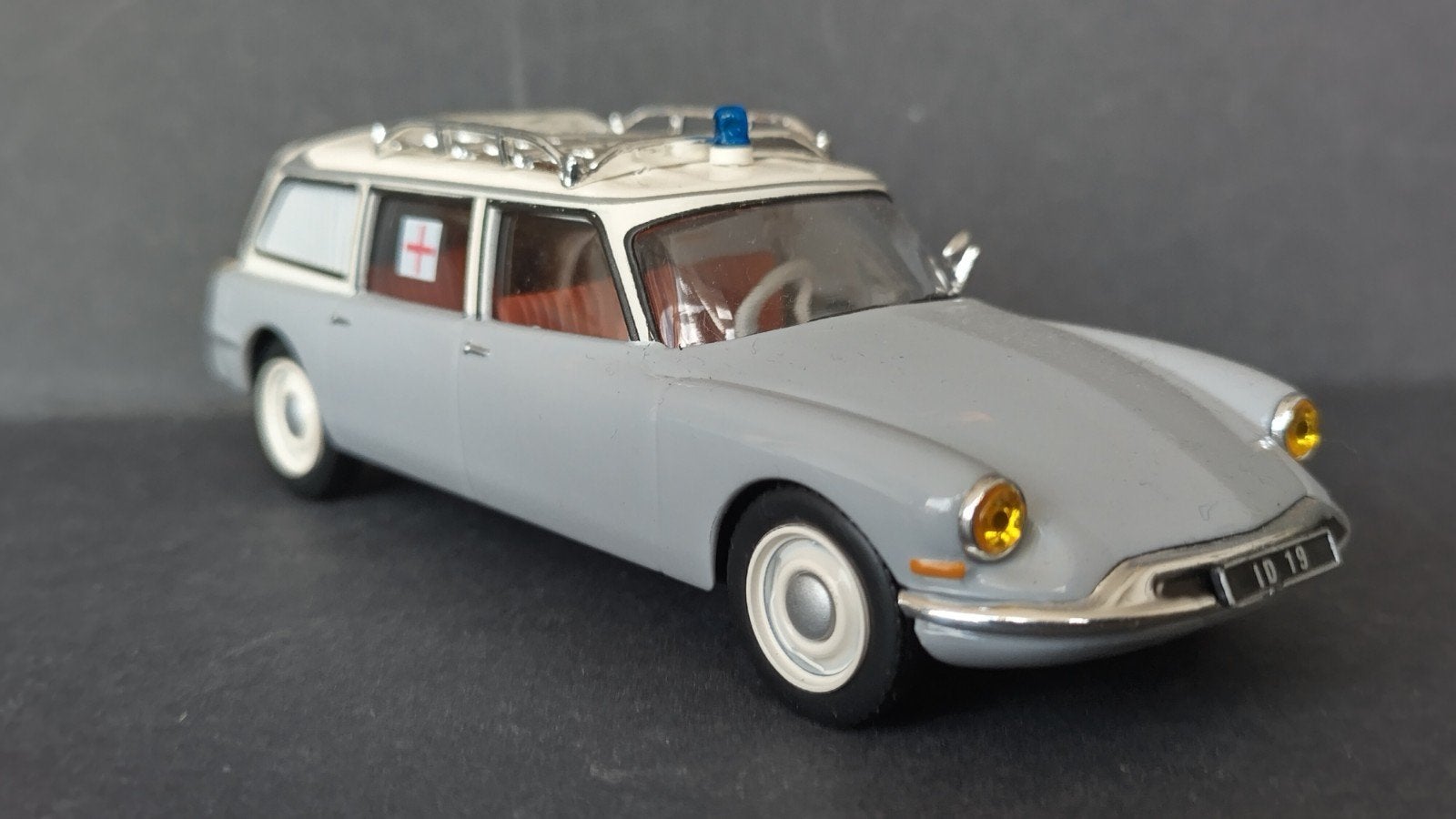 Citroen Id 19 Break Ambulance 1:43 Atlas Collections. Pol, Overige merken, Auto, Verzenden, .