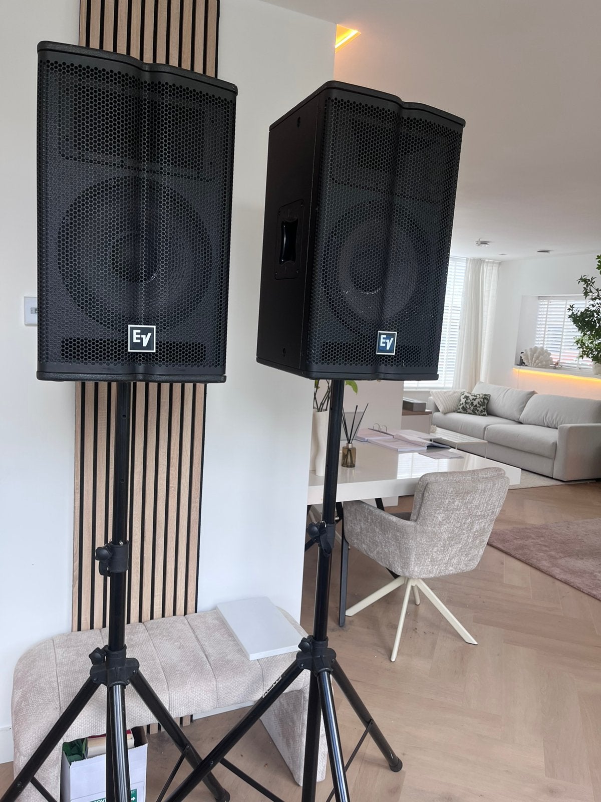 Set Electro Voice speakers izgs, Inclusief standaarden, Speakerset, Zo goed als nieuw, Ophalen