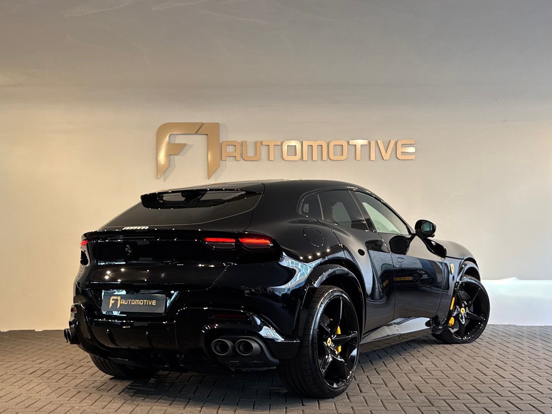 Ferrari Purosangue 6.5 V12 ADAS|Massage|Shields|PPF|Display, Automaat, Gebruikt, 12 cilinders, 4 stoelen