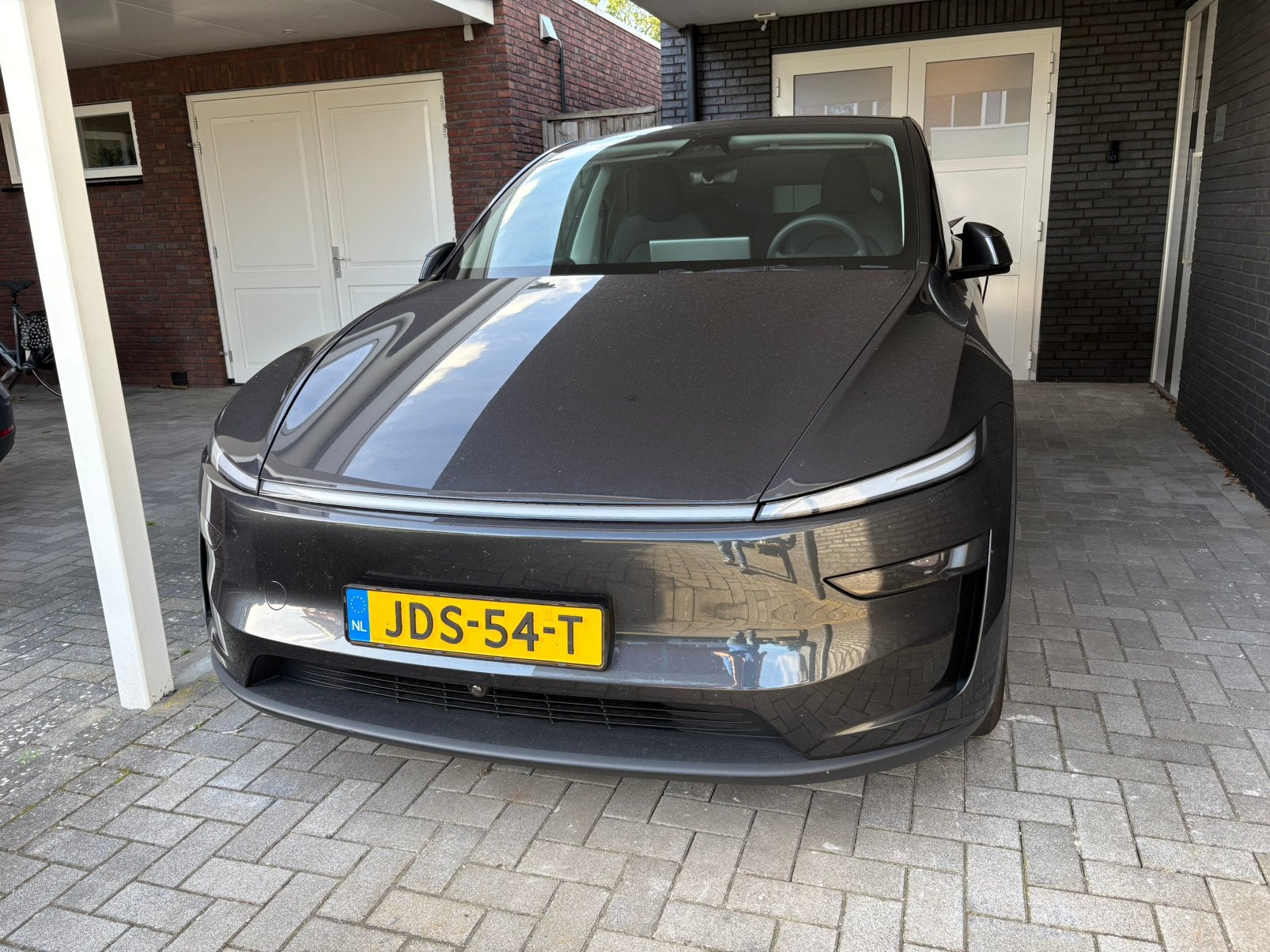 Tesla Model Y 2025 Grijs RWD Premium