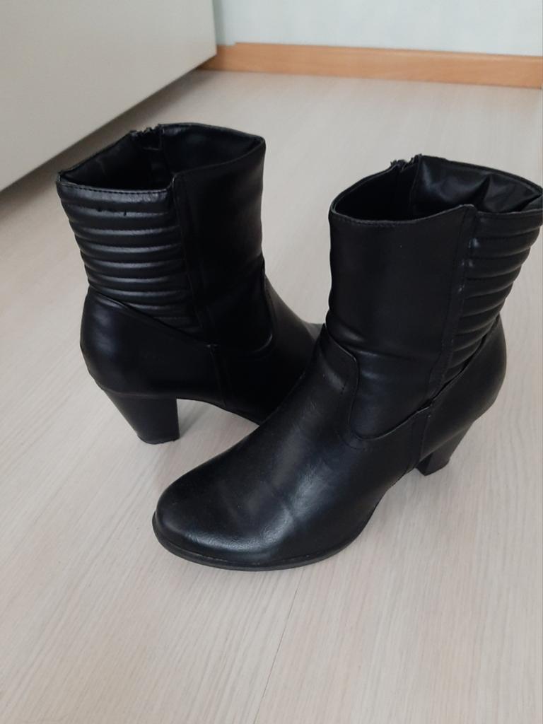 Zwart Fabulous Fabs enkellaarzen maat 39, Kleding | Dames, Schoenen, Zwart, Lage of Enkellaarzen, Ophalen of Verzenden, Zo goed als nieuw