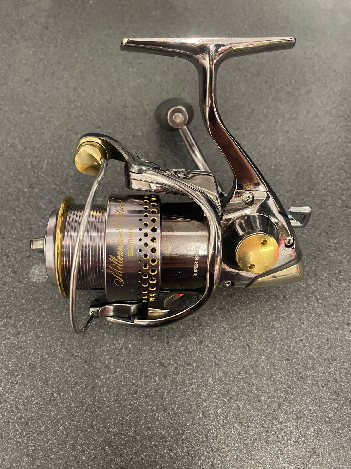 Shimano Stella Millennium Edition 2500SS Molen, Watersport en Boten, Ophalen, Zo goed als nieuw, Molen