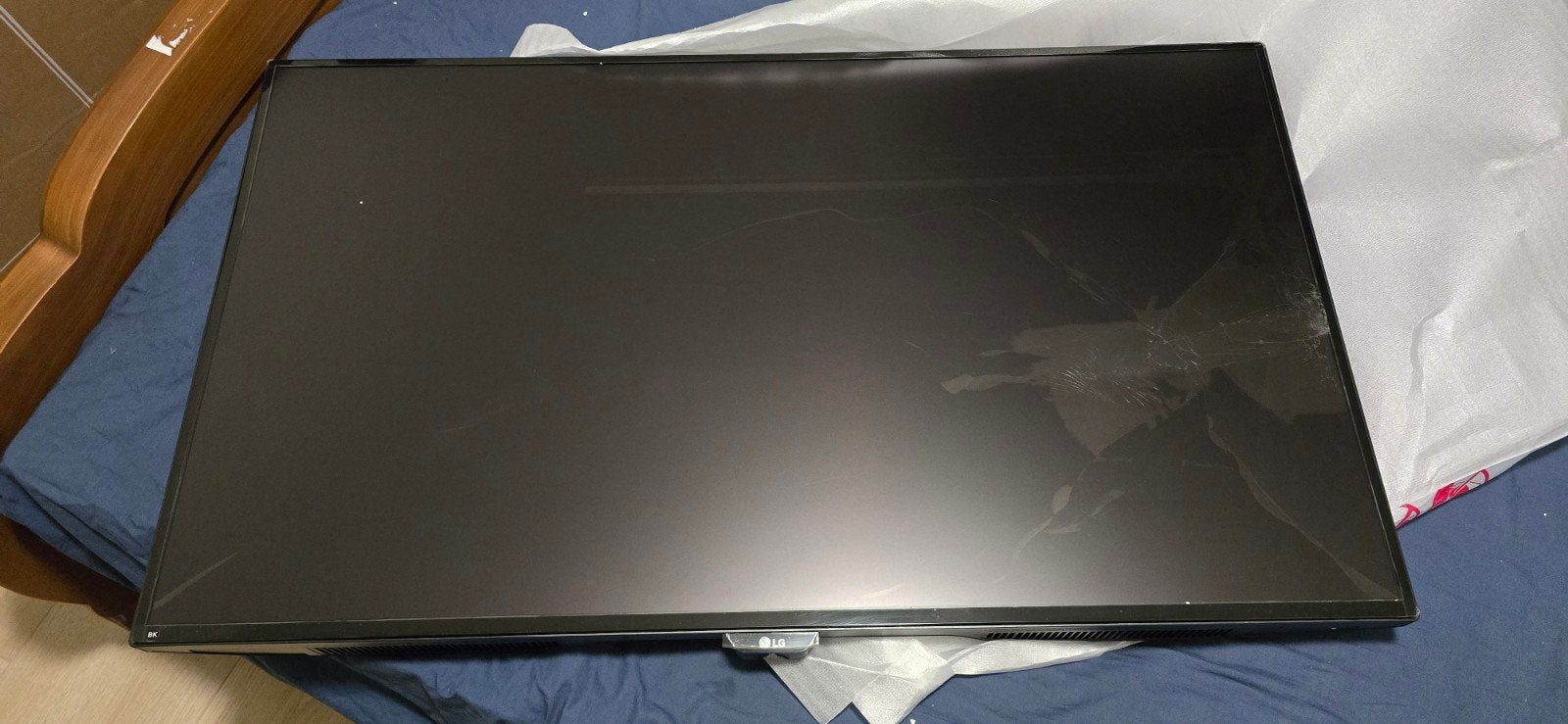 LG 43UN700 Monitor (defect scherm) - voor onderdelen, Computers en Software, Ophalen, IPS, HDMI, Ultra HD (4K)