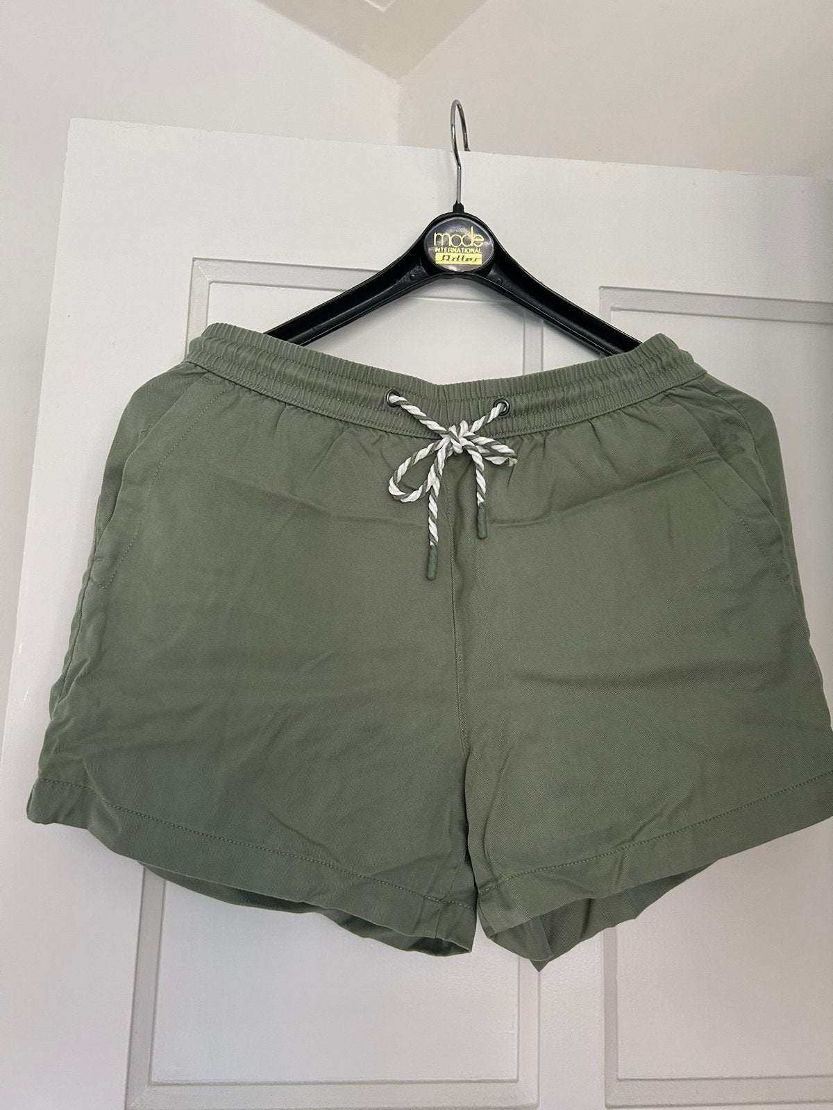 Esprit korte broek 38, Maat 38/40 (M), Kort, Ophalen of Verzenden, Zo goed als nieuw