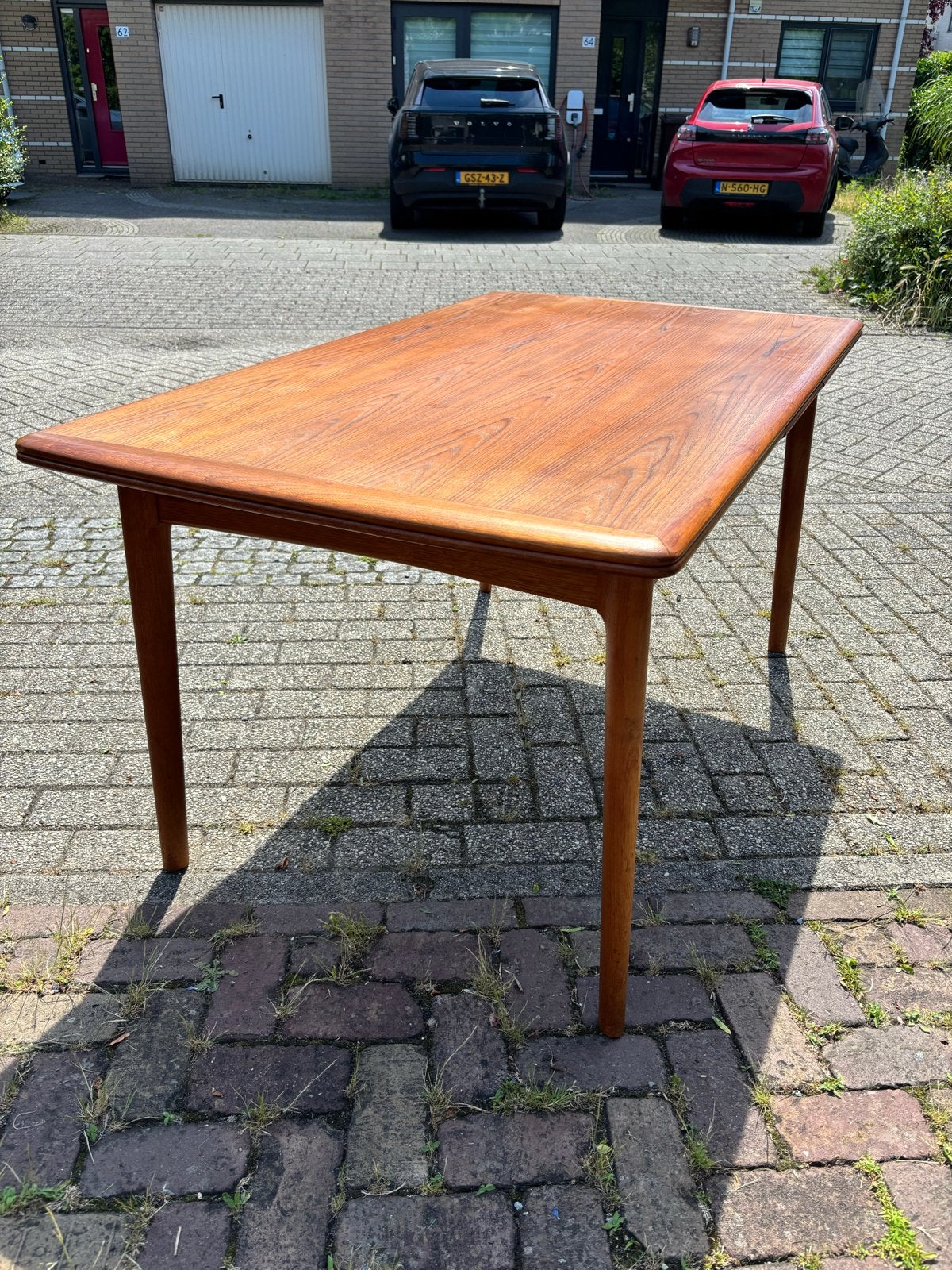 Svend Aage Madsen teakhouten uitschuifbare eettafel deens, Ophalen of Verzenden