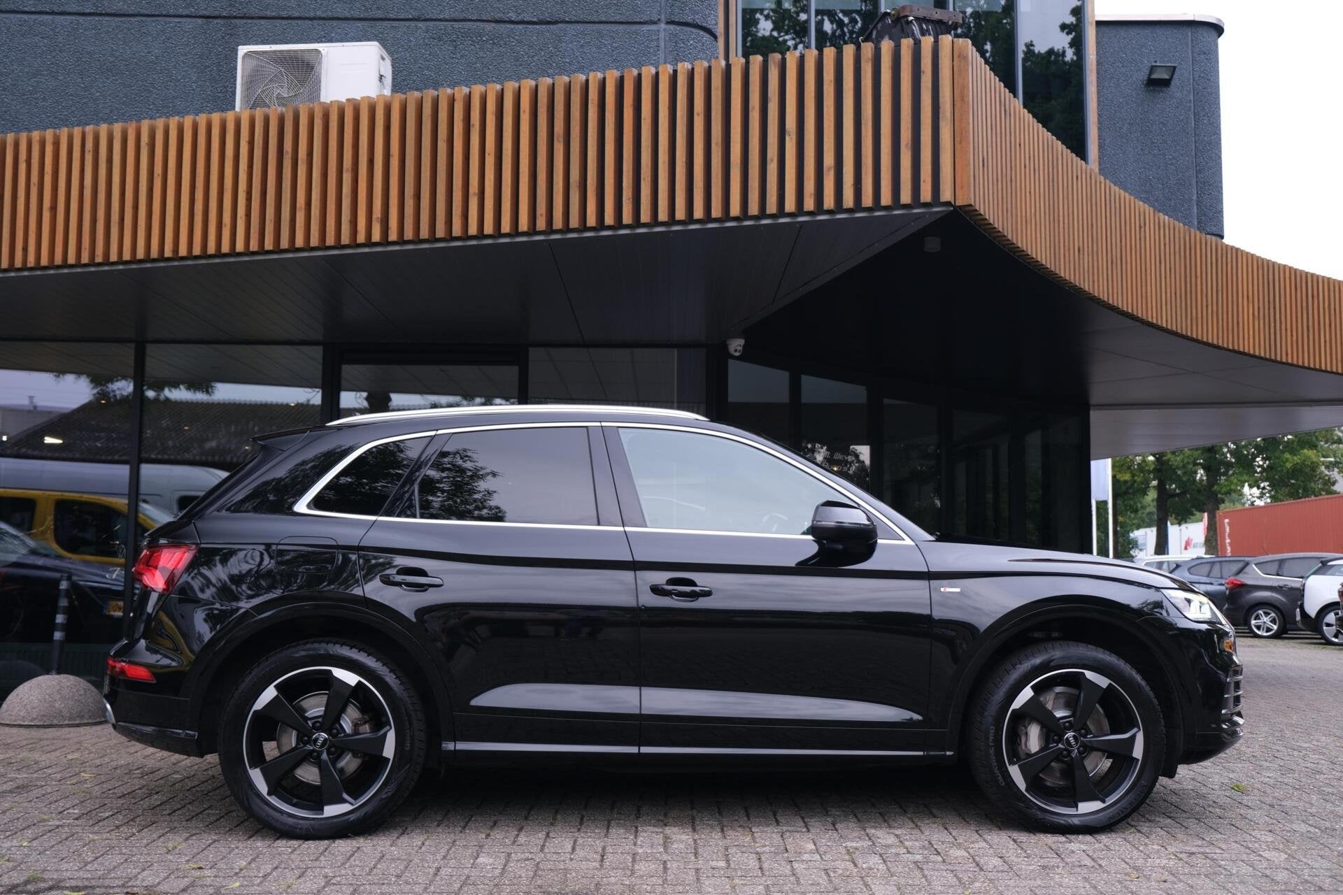 Audi Q5 55 TFSI e quattro Competition|Rijklaar!|Massage|Pano, Automaat, 2005 kg, 4 cilinders, Zwart