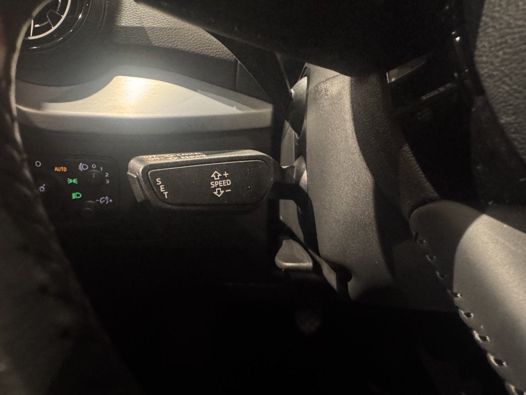 Audi Q2 Cruise control SET inclusief inbouw en activeren, Niet ingevuld, Nieuw, Audi, Niet ingevuld
