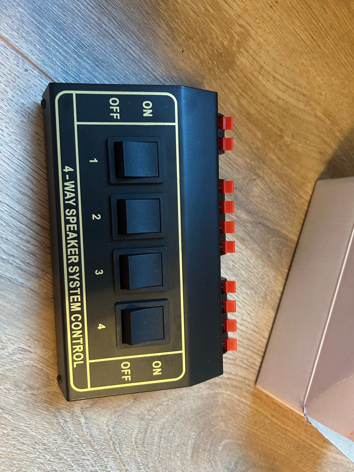 Goobay 4-weg Speaker Selector - Nieuw in doos, Ophalen of Verzenden, Nieuw, Overige typen, Overige merken