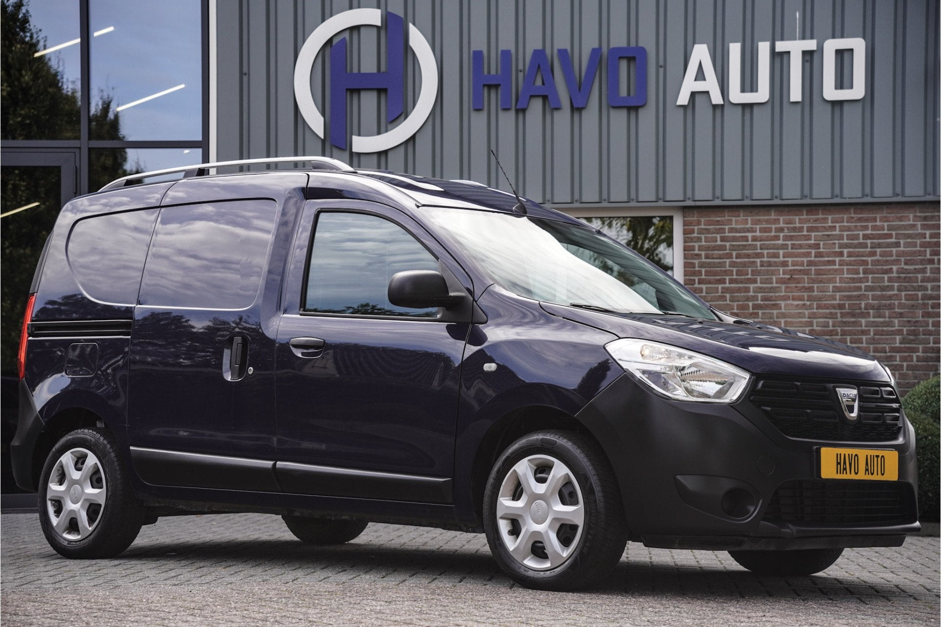 Dacia Dokker 1.6 MPI, AIRCO, 2x ZIJDEUR INCL. BTW (bj 2019), Stof, Gebruikt, Zwart, 4 cilinders