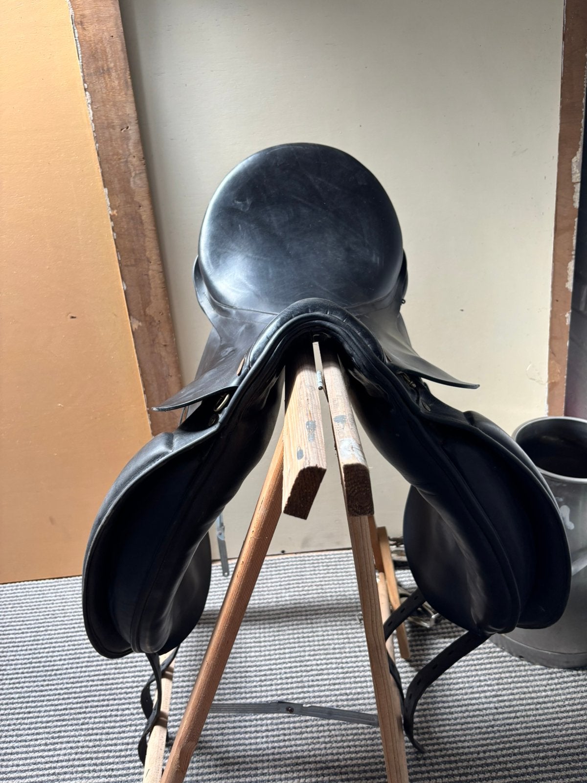 Te koop dressuur zadel 16 inch, Dieren en Toebehoren, Ophalen of Verzenden, Gebruikt, Dressuur