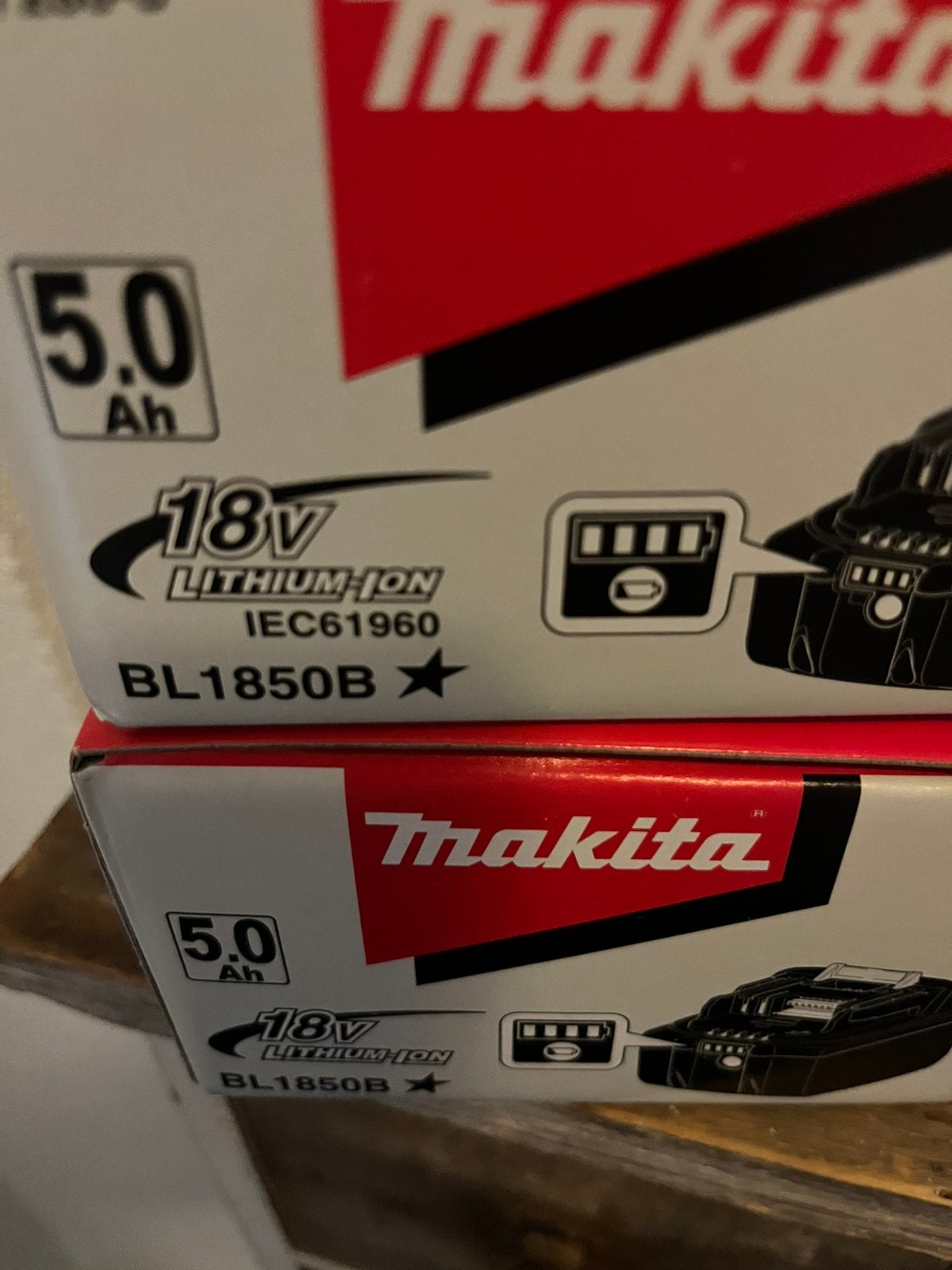 Te koop twee nieuwe accu’s van makita 18v, Ophalen of Verzenden, Zo goed als nieuw