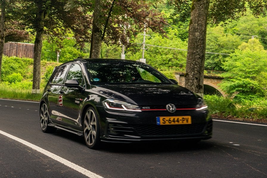 Volkswagen Golf 2.0 TSI 230pk 5D 2017 Zwart, 4 cilinders, 1984 cc, Zwart, 1600 kg