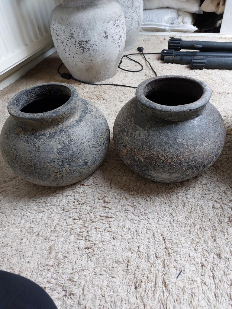 3 Robuuste Antraciet Stenen Potten met Verweerde Look, Steen, Gebruikt, Zwart, Ophalen of Verzenden
