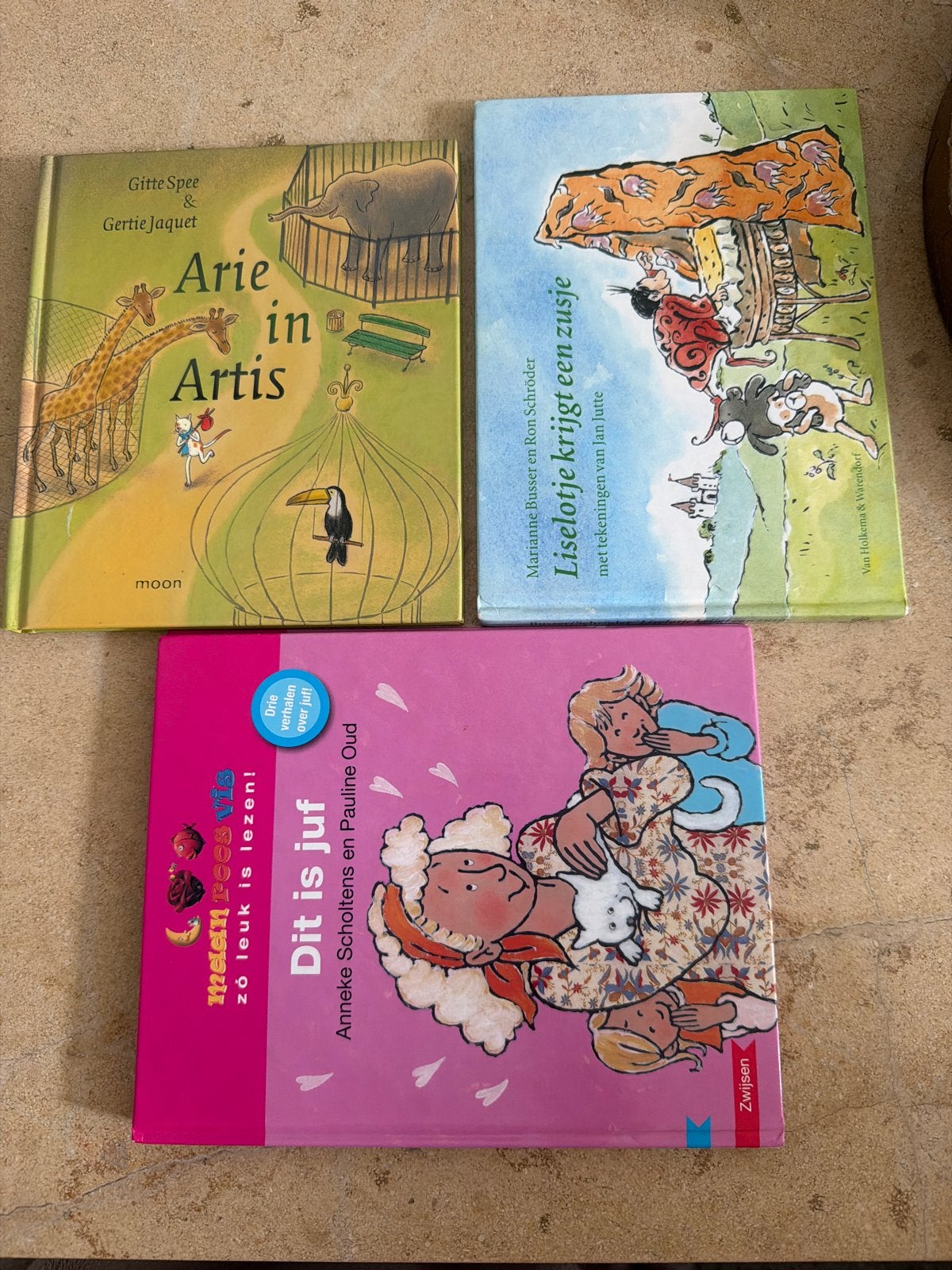 3 kinderboeken: Arie in Artis, Liselotje, Dit is juf, Boeken, Ophalen of Verzenden, Gelezen, Sprookjes