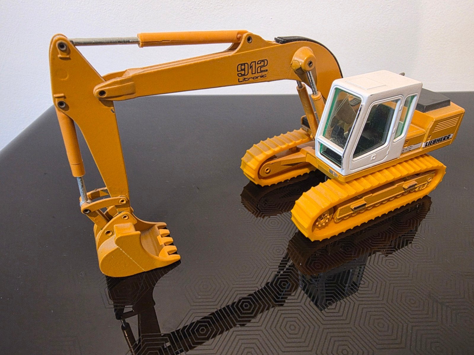 Liebherr 912 Litronic 1:50 - Conrad 2829, Ophalen of Verzenden, Zo goed als nieuw, Hijskraan, Tractor of Landbouw, Conrad
