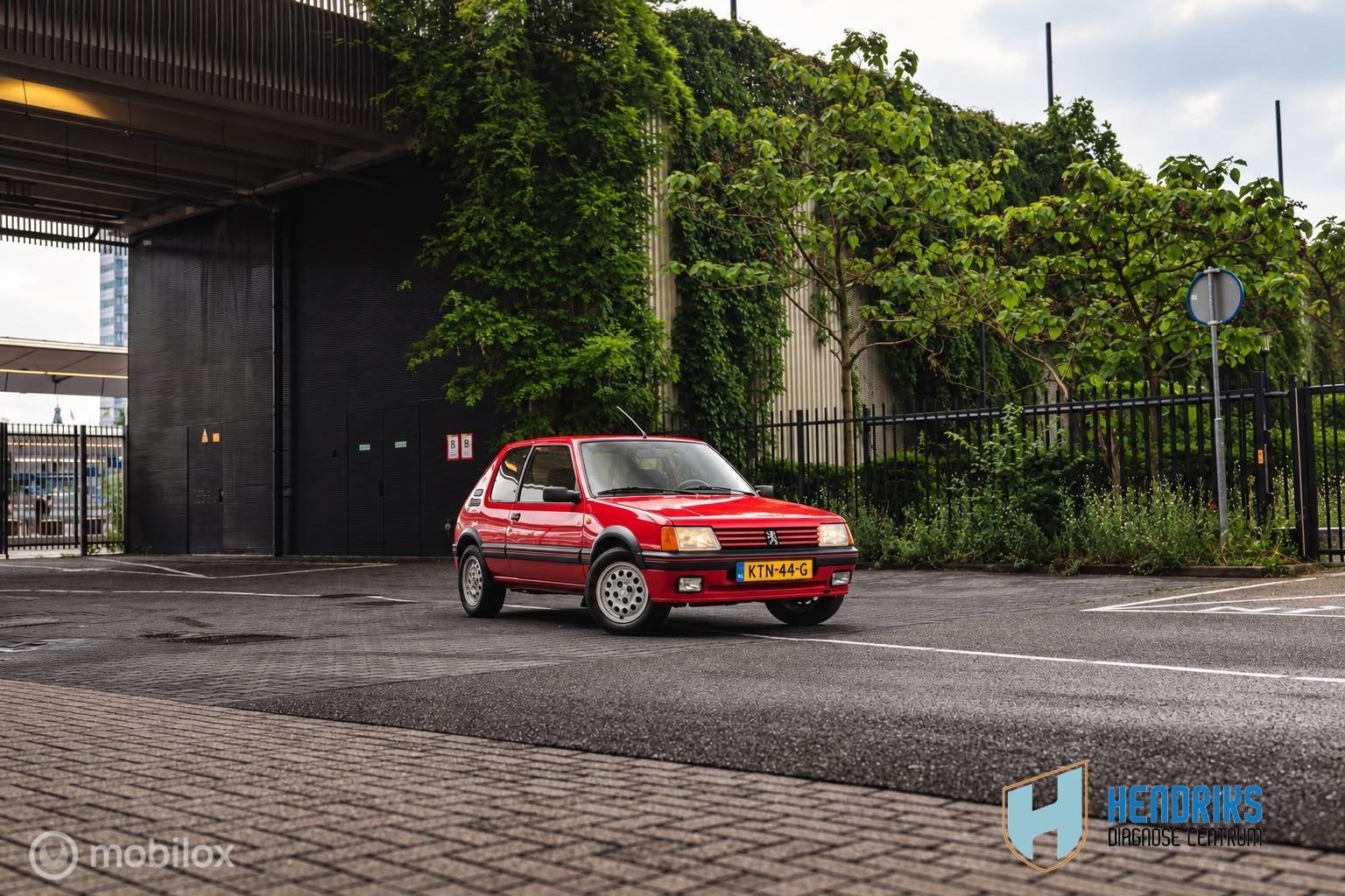 Peugeot 205 1.6 GTI, Auto's, Voorwielaandrijving, Gebruikt, Bedrijf, Handgeschakeld
