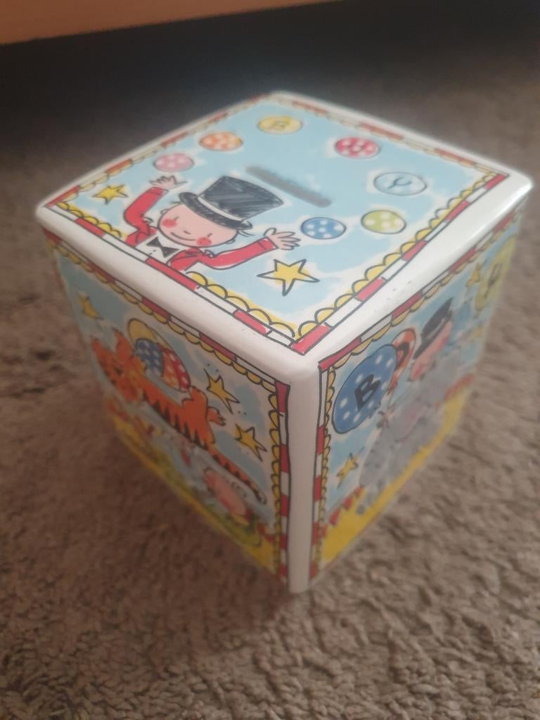 Leuke spaarpot met circus thema - 'It's a boy', Ophalen of Verzenden, Zo goed als nieuw, Meerkleurig, Steen/keramiek